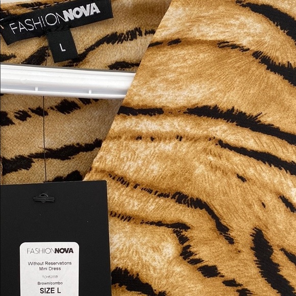 Mini brown combo dress from Fashion Nova size large but can fits medium size - Picture 2 of 9